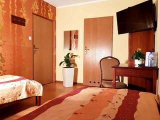 Мини-отель Restauracja Hotel Przystan Люблин Стандартный двухместный номер с 2 отдельными кроватями-7